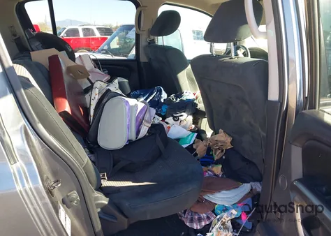 2015 Nissan Armada Sv z USA, uszkodzony, nr VIN 5N1BA0ND9FN618524